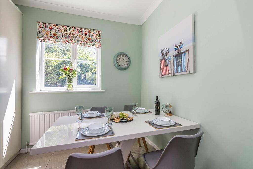 Lovely Home With Four Bedrooms And Private Garden And Parking, Close To Nottingham City Centre Exteriér fotografie