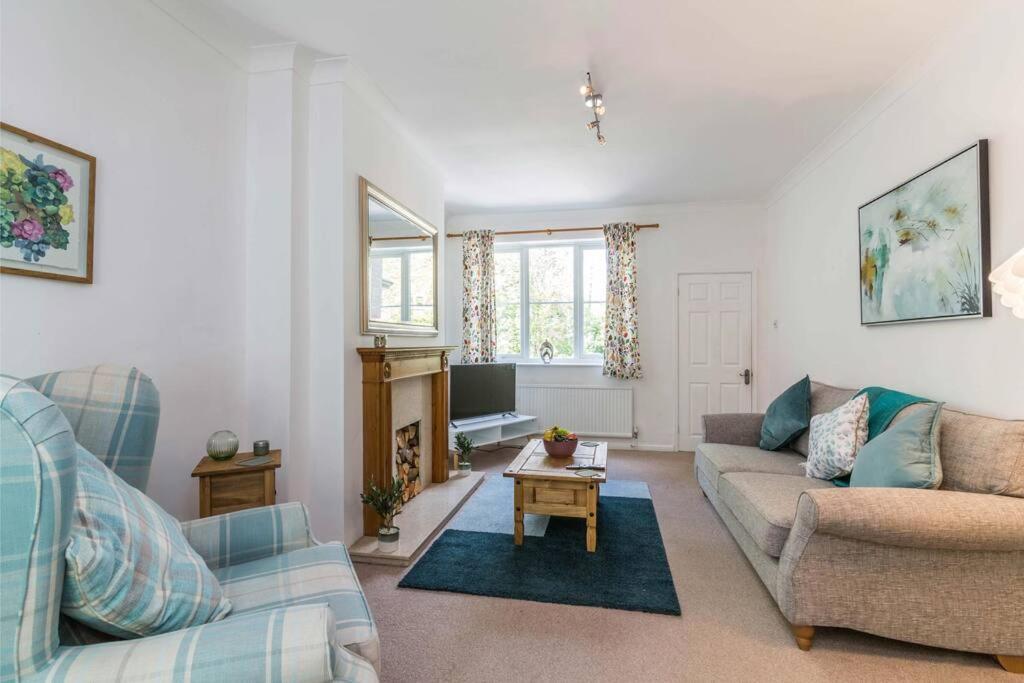 Lovely Home With Four Bedrooms And Private Garden And Parking, Close To Nottingham City Centre Exteriér fotografie