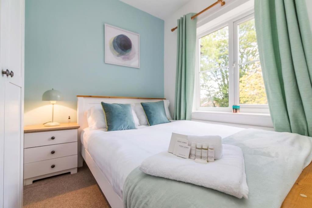 Lovely Home With Four Bedrooms And Private Garden And Parking, Close To Nottingham City Centre Exteriér fotografie