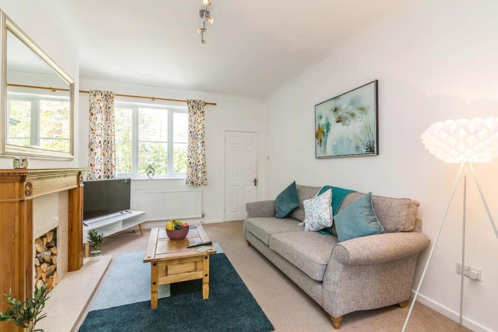 Lovely Home With Four Bedrooms And Private Garden And Parking, Close To Nottingham City Centre Exteriér fotografie