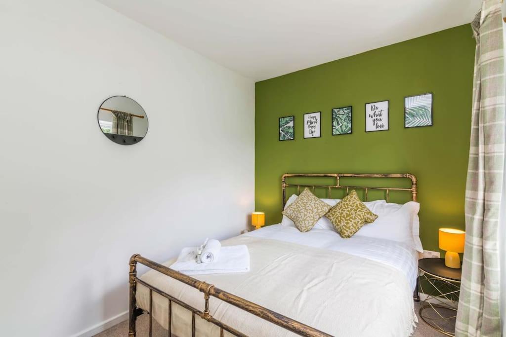 Lovely Home With Four Bedrooms And Private Garden And Parking, Close To Nottingham City Centre Exteriér fotografie